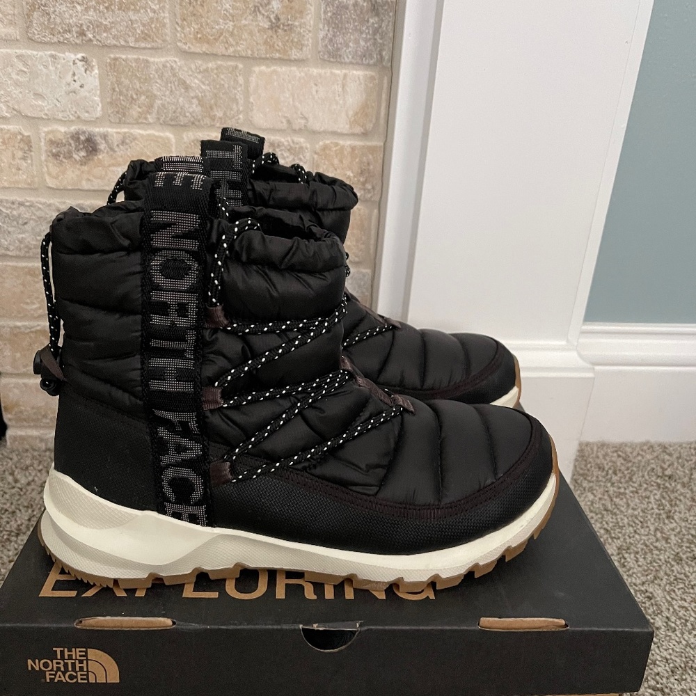The North Face Thermoball Lace Up Boots
